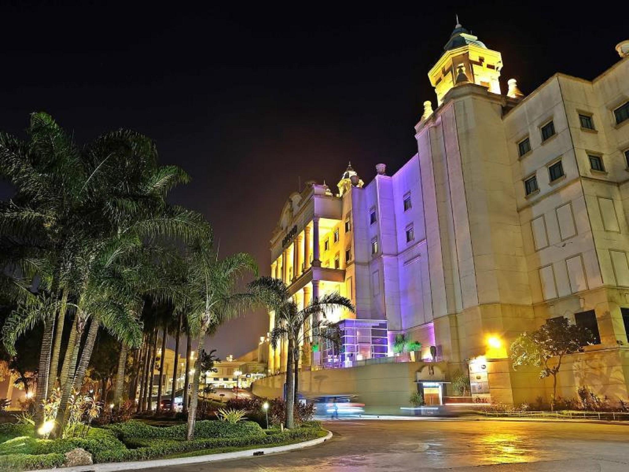 Waterfront Cebu City Hotel & Casino Buitenkant foto
