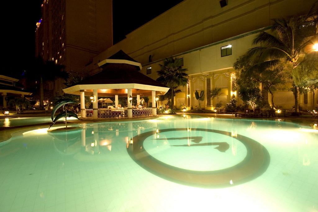 Waterfront Cebu City Hotel & Casino Buitenkant foto